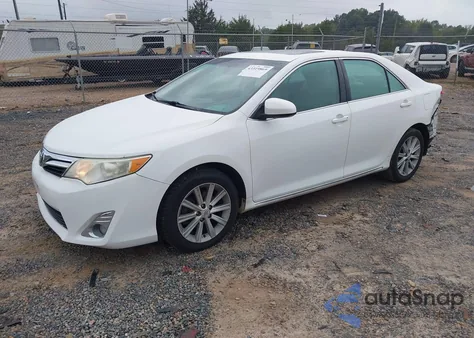2013 Toyota Camry Xle z USA, uszkodzony, nr VIN 4T4BF1FK3DR283063